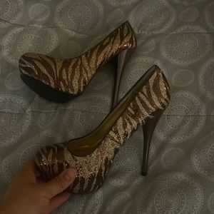 Size 6 heels like new no box